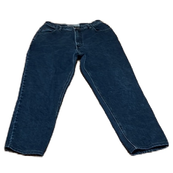 Women’s ST. JOHN BAY, Relaxed Fit, Straight Leg, Authentic Jeans, Size 12 - Picture 4 of 7